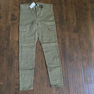 NEW!! H&M Divided cargo jean